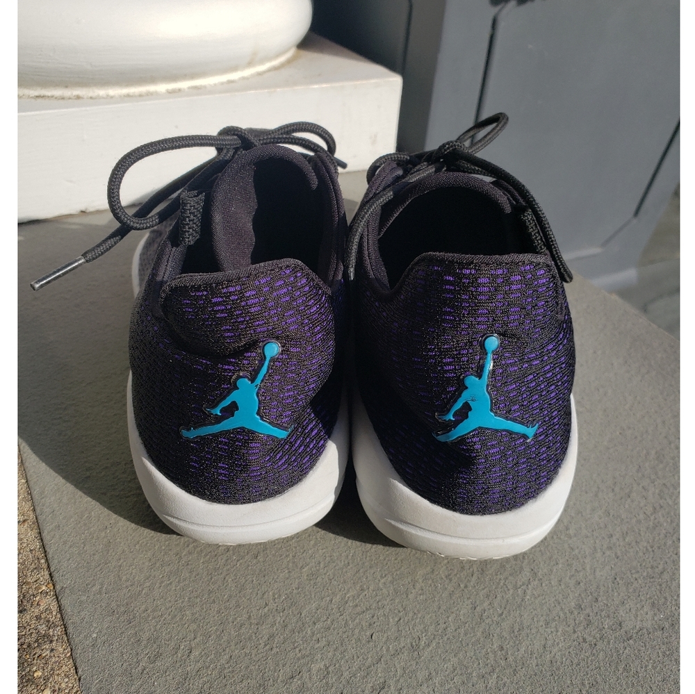 Jordan Sneakers - Picture 4 of 11